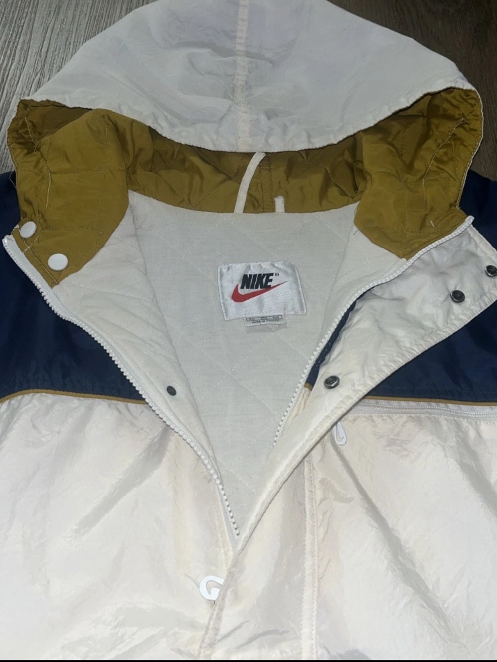 vintage Nike White Windbreaker Pullover with Navy Yoke and Tan Hood Lining - Picture 2 of 7